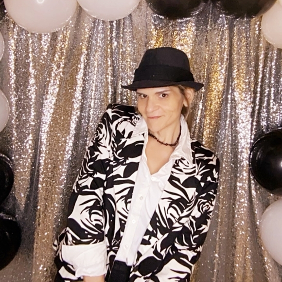 Meet your Posher, Venessawas - Picture 3 of 4